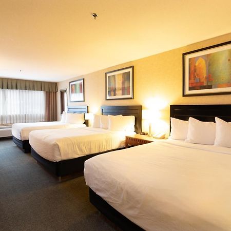 Hotel Kelowna & Conference Centre Eksteriør billede