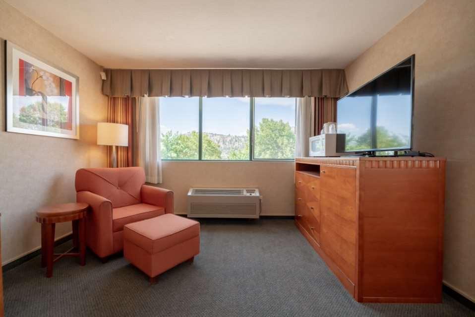Hotel Kelowna & Conference Centre Værelse billede