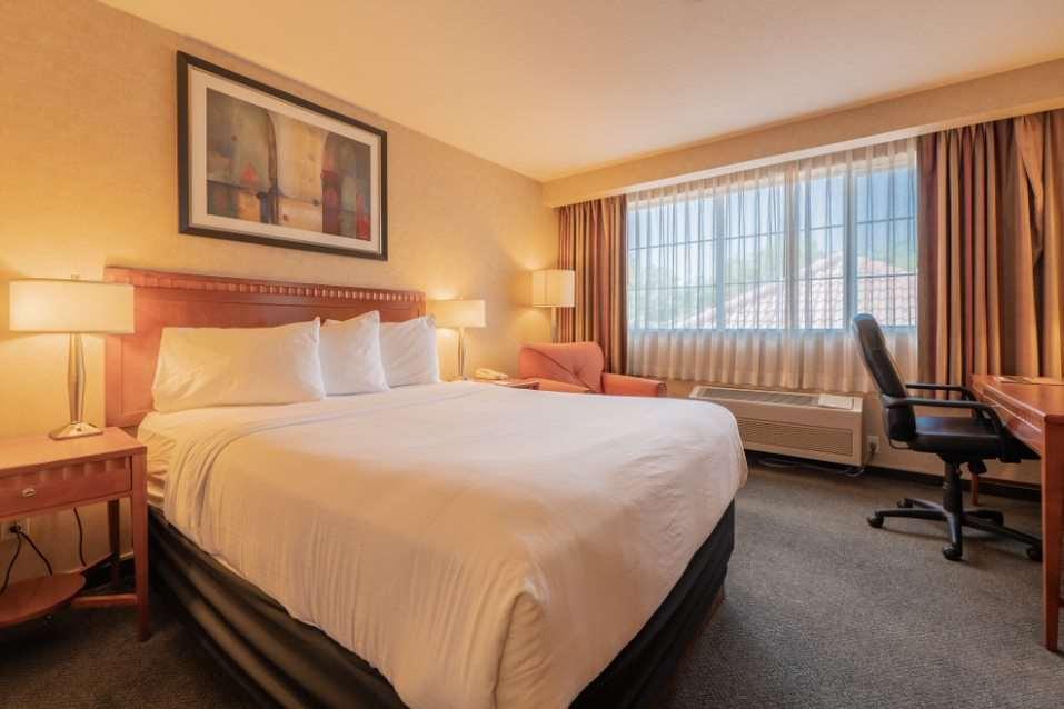 Hotel Kelowna & Conference Centre Værelse billede