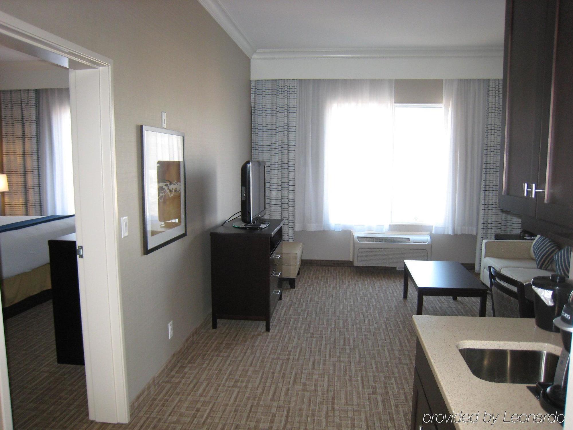 Hotel Kelowna & Conference Centre Eksteriør billede