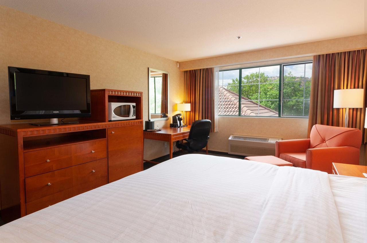 Hotel Kelowna & Conference Centre Eksteriør billede