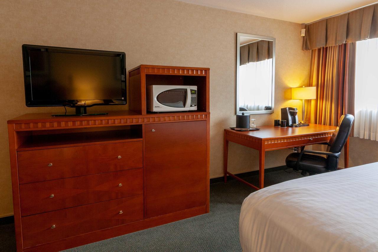 Hotel Kelowna & Conference Centre Eksteriør billede