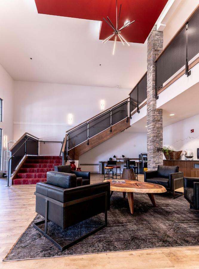 Hotel Kelowna & Conference Centre Eksteriør billede