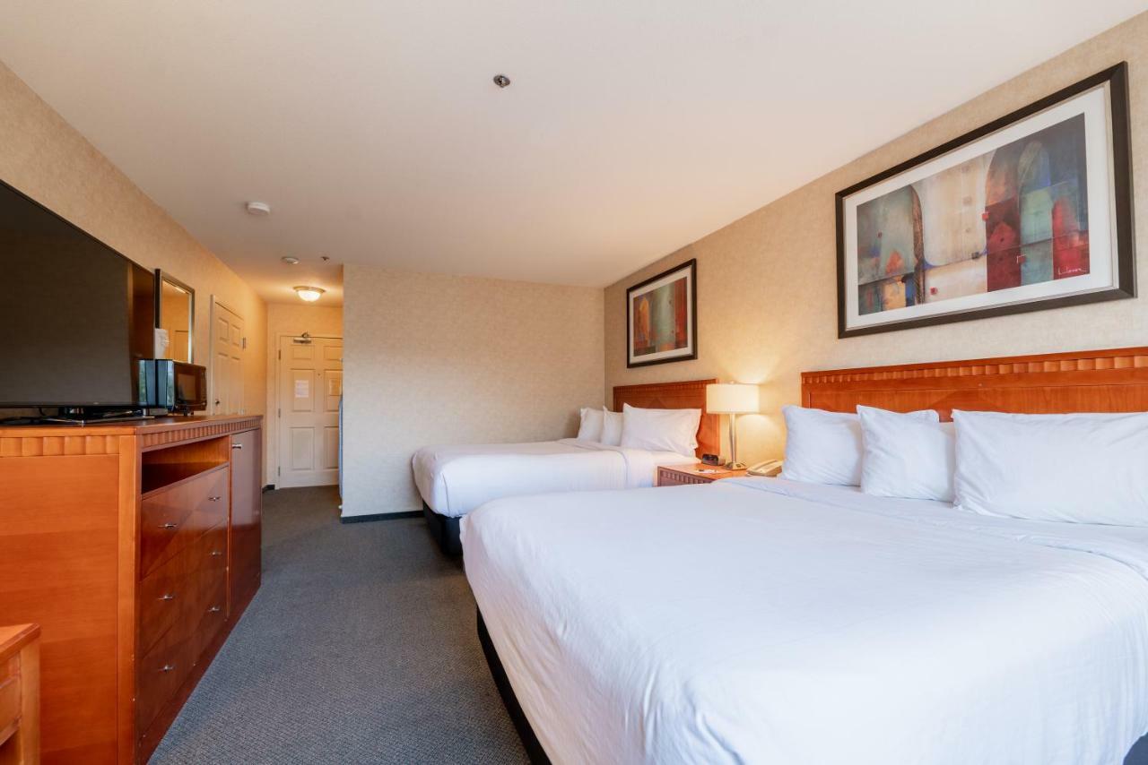 Hotel Kelowna & Conference Centre Eksteriør billede